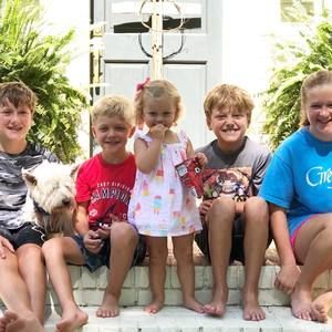 Meet your Posher, Joy